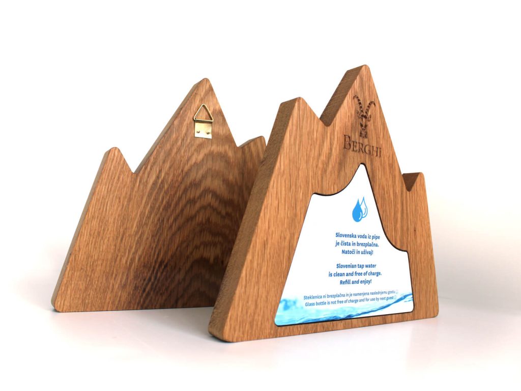 lesena tablica za pitno vodo